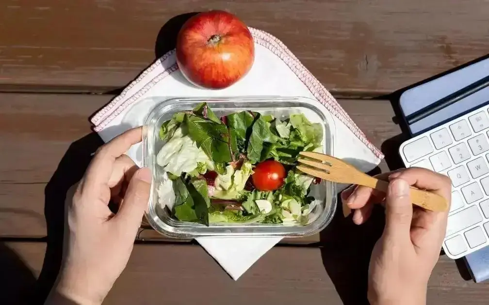 Marmitas Detox Que Renovam o Corpo com Nutrição de Verdade