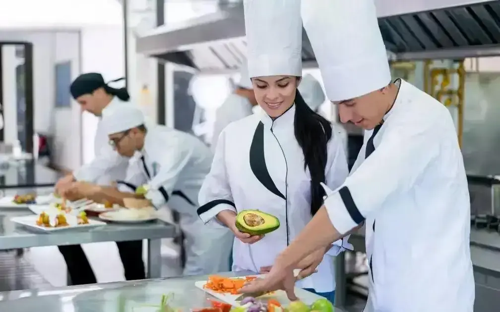 A importância de um chef profissional na sua festa