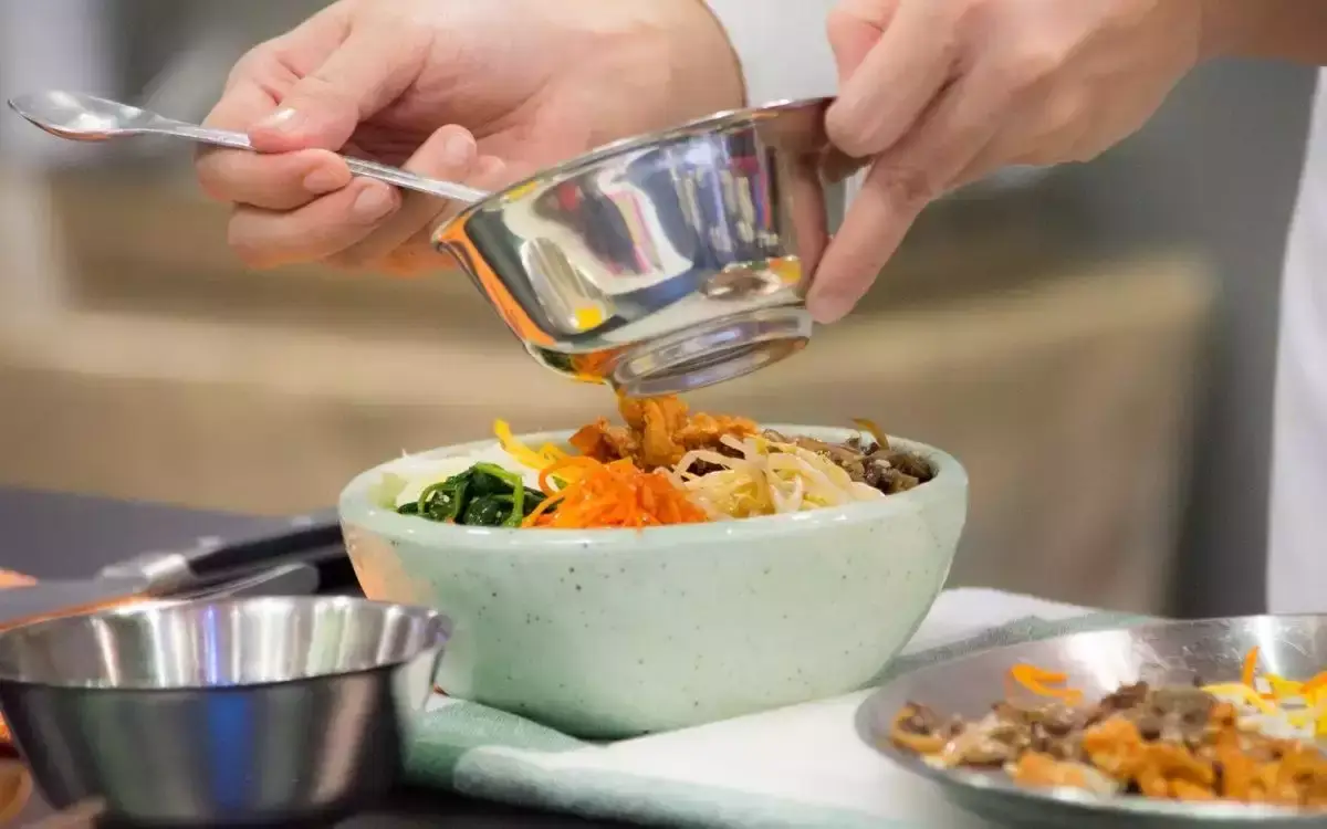 Quais alimentos devo evitar comer de estômago vazio?