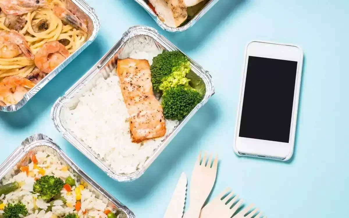 Quantas calorias tem uma marmita fit de 350g?